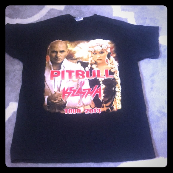 Tops - Kesha & Pitbull tour T-shirt